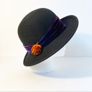 Black Felt Hat w/ Velvet Wrap Band EUC